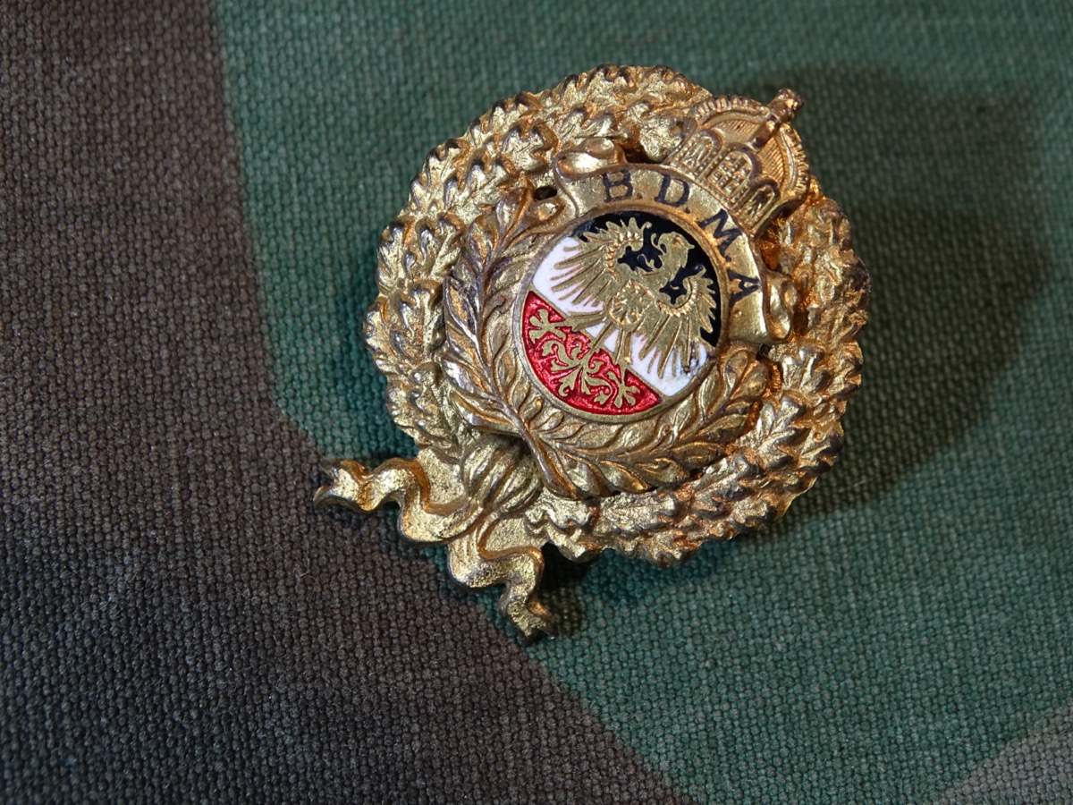 Bund Deutscher Militäranwärter ( BDMA ), goldene Ehrennadel mit Eichenlaub und Schleife für 25 Jahre