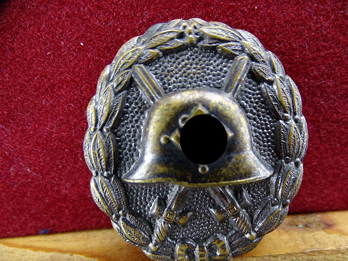 Verwundeten Abzeichen in Schwarz 1939, 1. Modell, Legion Condor, Polenfeldzug,  Buntmetall