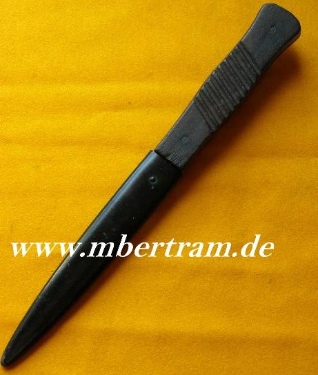 3872-1 Grabendolch bzw. Kampfmesser des 1.und 2.Weltkrieges