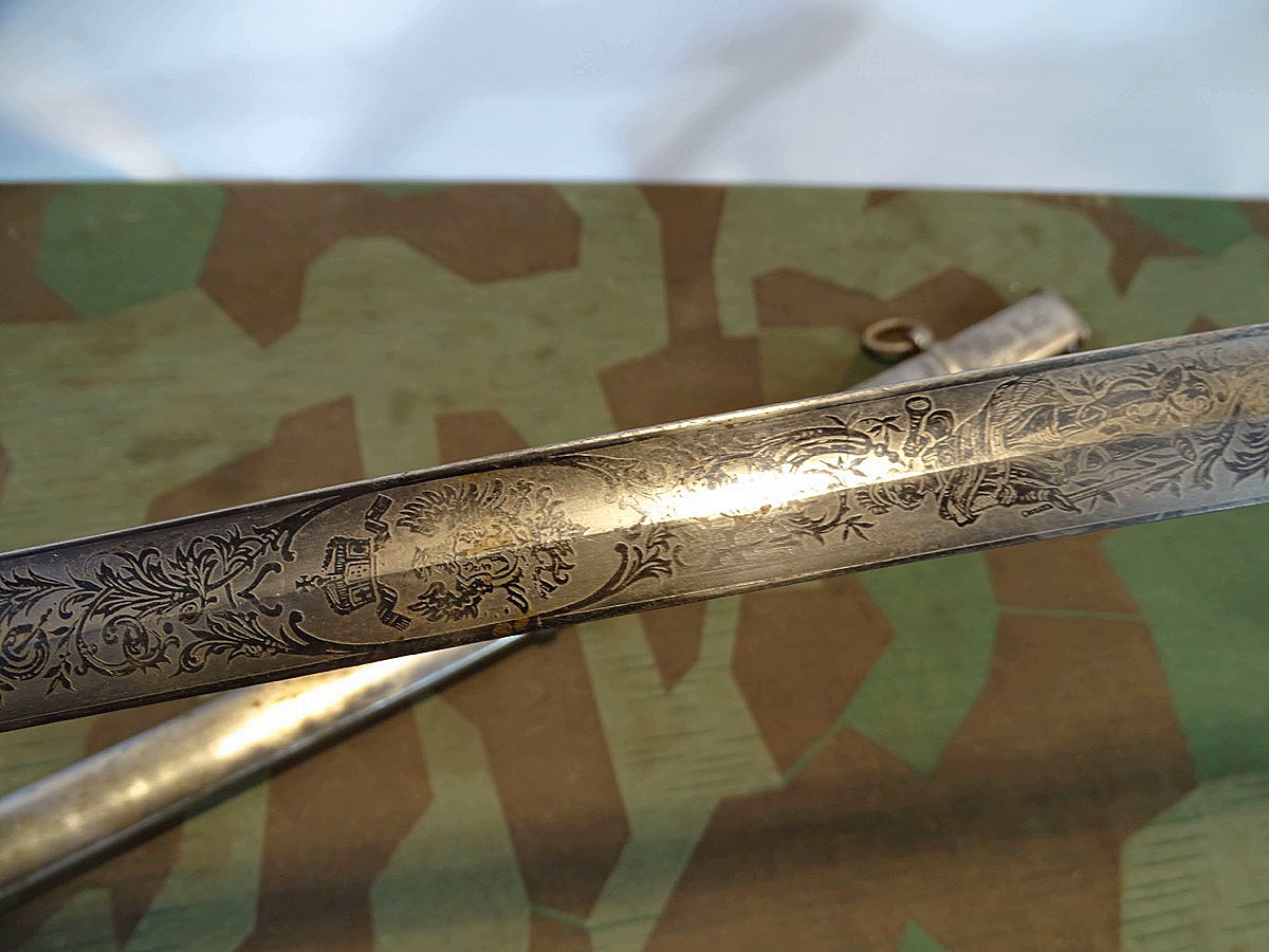 Früher (Ulanen ?) oder Artillerie Säbel, 2 Scheidenringe. Mit Ätzung 1891-94 Früher (Ulanen ?) oder Artillerie Säbel, 2 Scheidenringe. Mit Ätzung 1891-94
