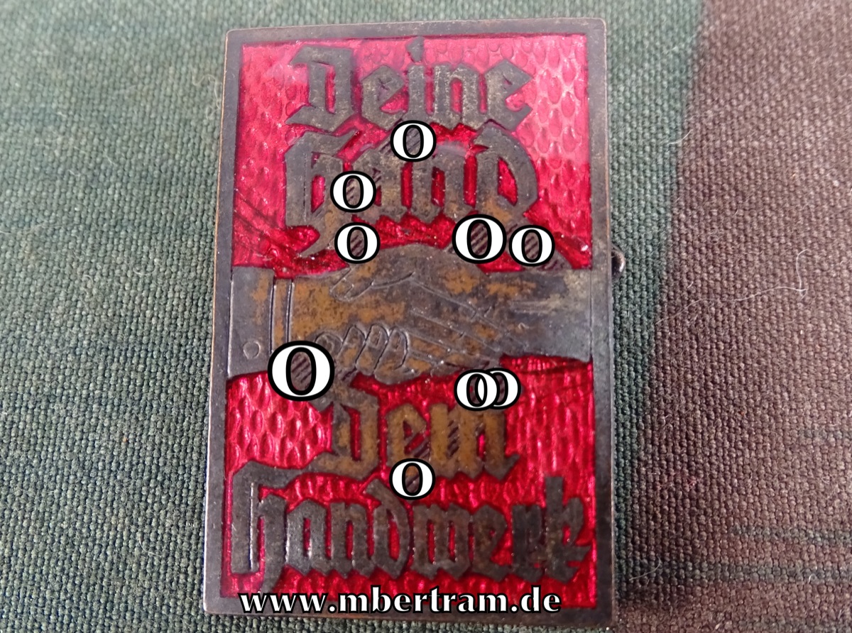 WHW - "DEINE HAND DEM HANDWERK" Okt. 1933. Buntmetall emailliert, Ti.3.3