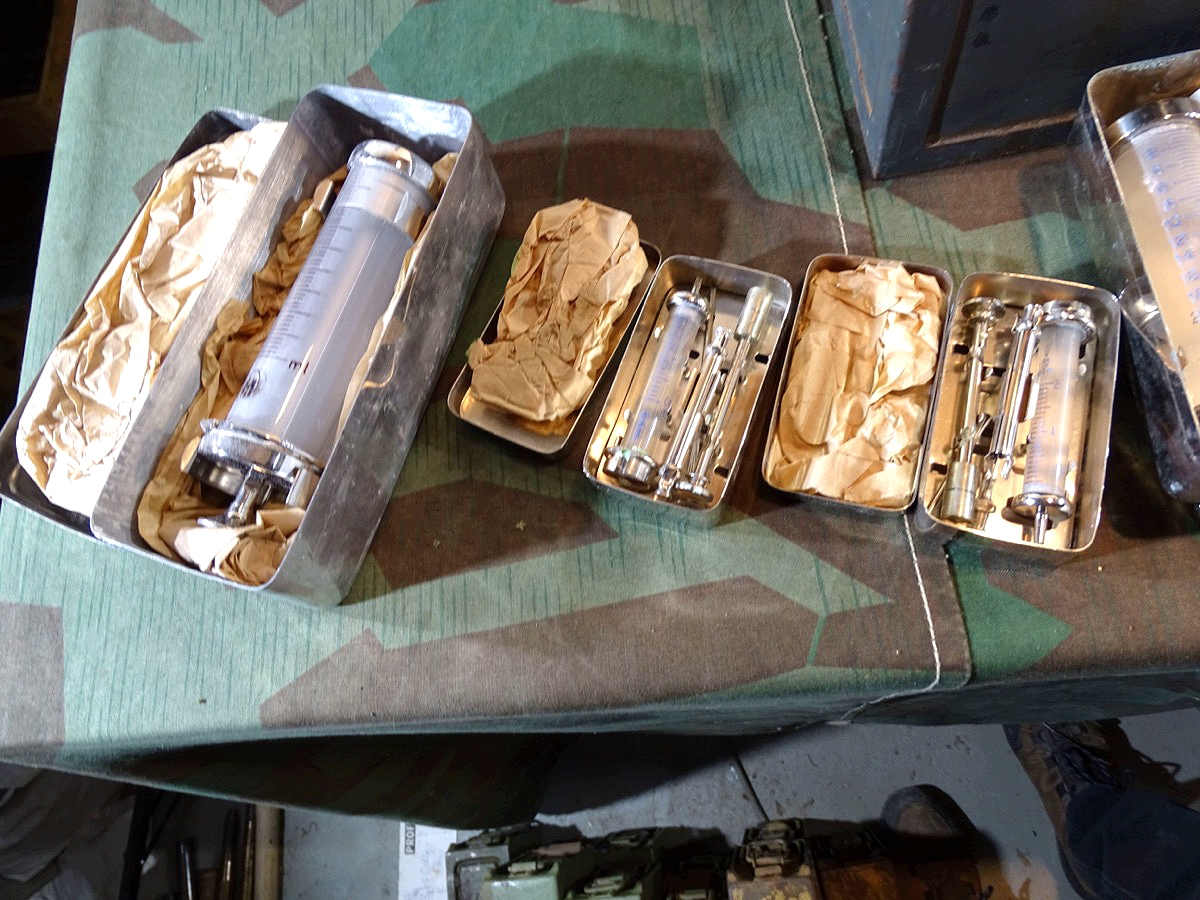 20685-13 Wehrmacht Luftwaffe OP Kiste " Sammelbesteck" LW- Fallsch. Laz. 21 1944",