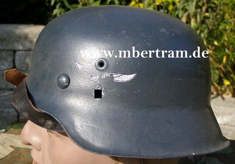 Luftwaffenstahlhelm, M 42, neu lackiert, orginal Innenring