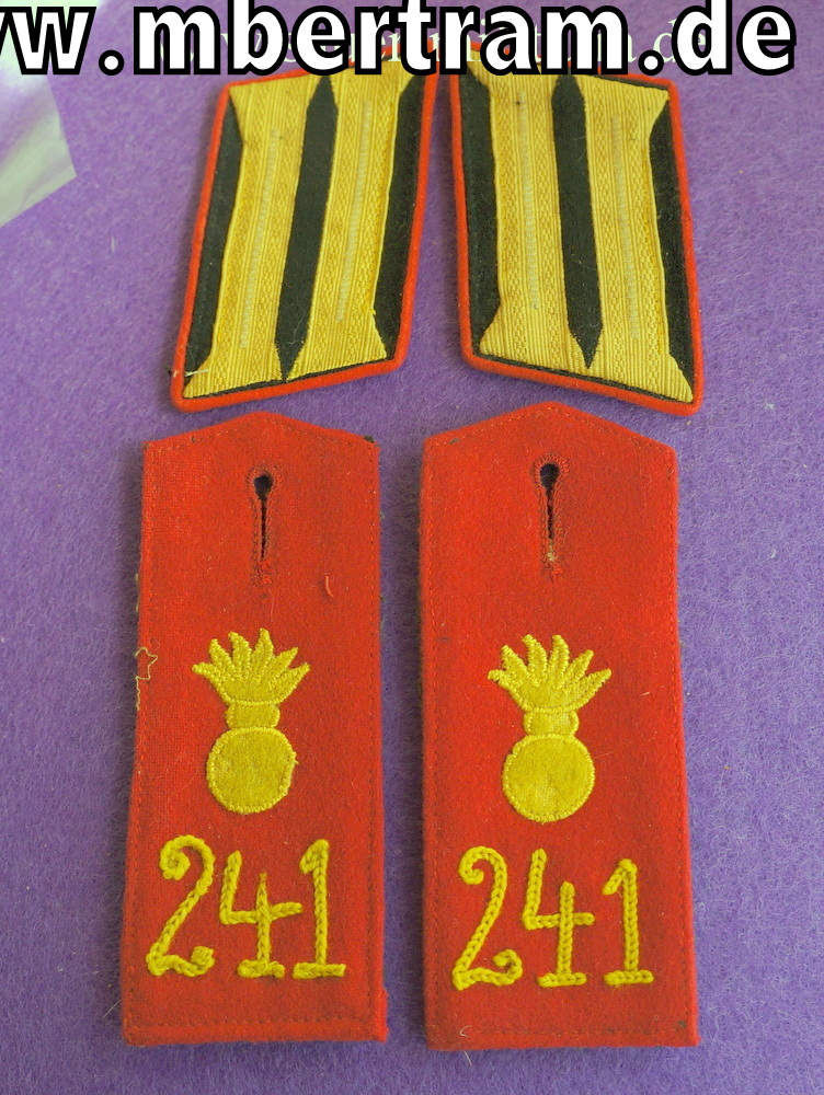 Paar Schulterklappen und Kragenspiegel Kgl. Preuss. Feld Art. Rgt. 241