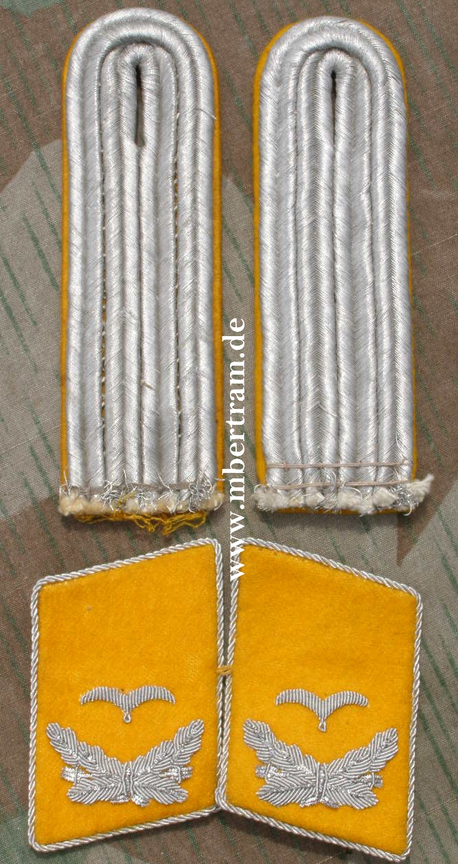 Paar Kragenspiegel u Schulterklappen Luftwaffe, Leutnant