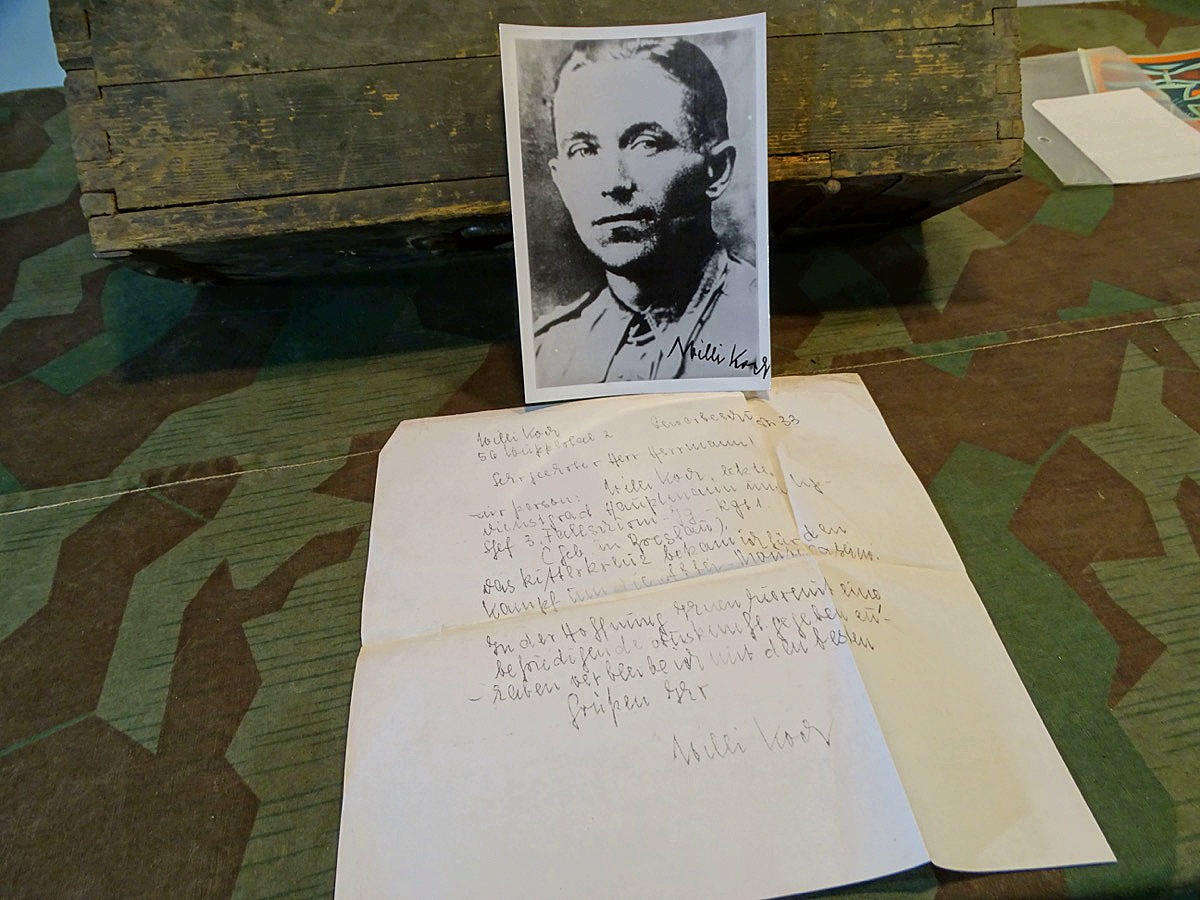Ritterkreuzträger Unterschriften Postkarte mit OU von Willi Koch, Hauptmann Fallschirmjäger 