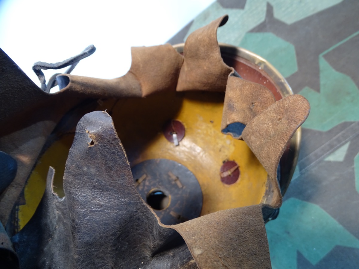 Preußen Pickelhaube für Mannschaften um 1900, kpl. mit allen Messingbeschlägen Preußen Pickelhaube für Mannschaften um 1900, kpl. mit allen Messingbeschlägen