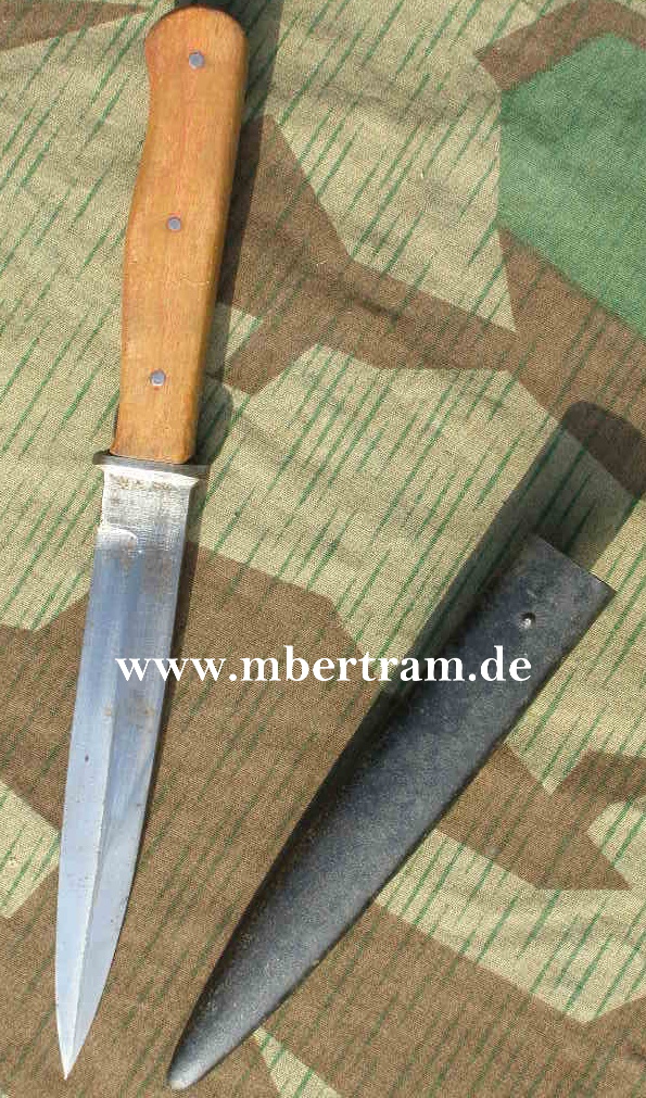 WH Grabendolch 2.Weltkrieg, Stahlscheide mit ca. 97% Lack