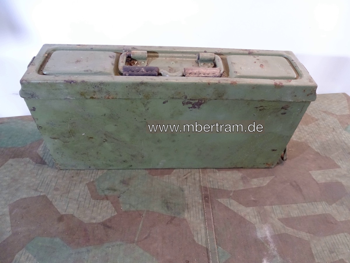 Wehrmacht MG 34/42 Patronenkasten 41 "brc 1942"  gestempelt, überstrichen