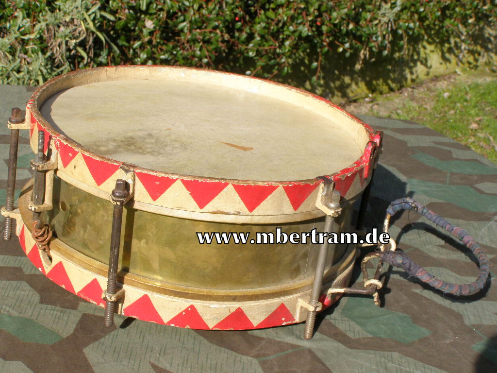HJ/ DJ Trommel, Durchmesser ca. 36 cm. Gravur " F.S.31"