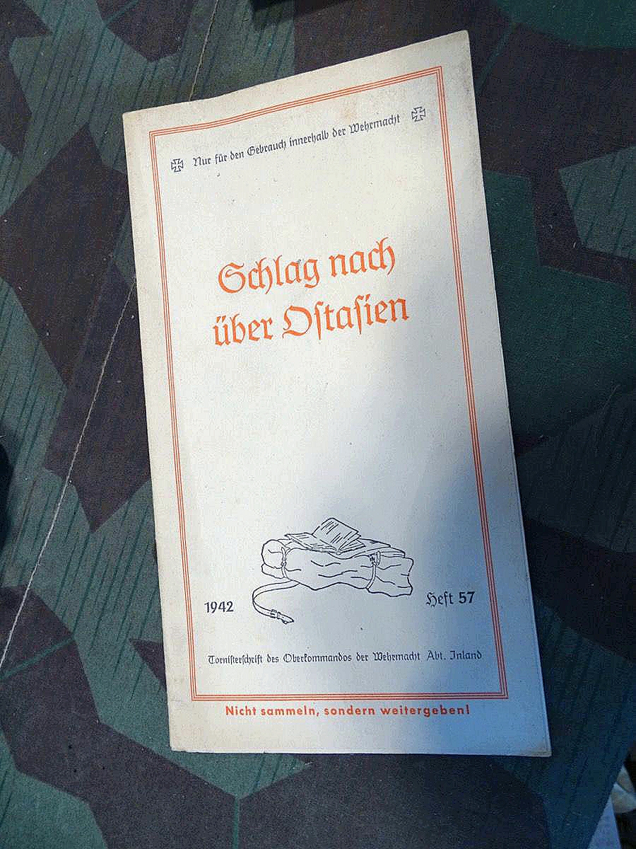 Schwarze Leder Kartentasche der Luftwaffe LBA ( S) mit diversem alten Inhalt. 