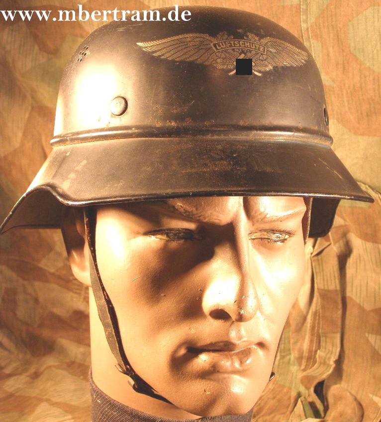 Luftschutzhelm, Gladiatorform mit Originalwappen