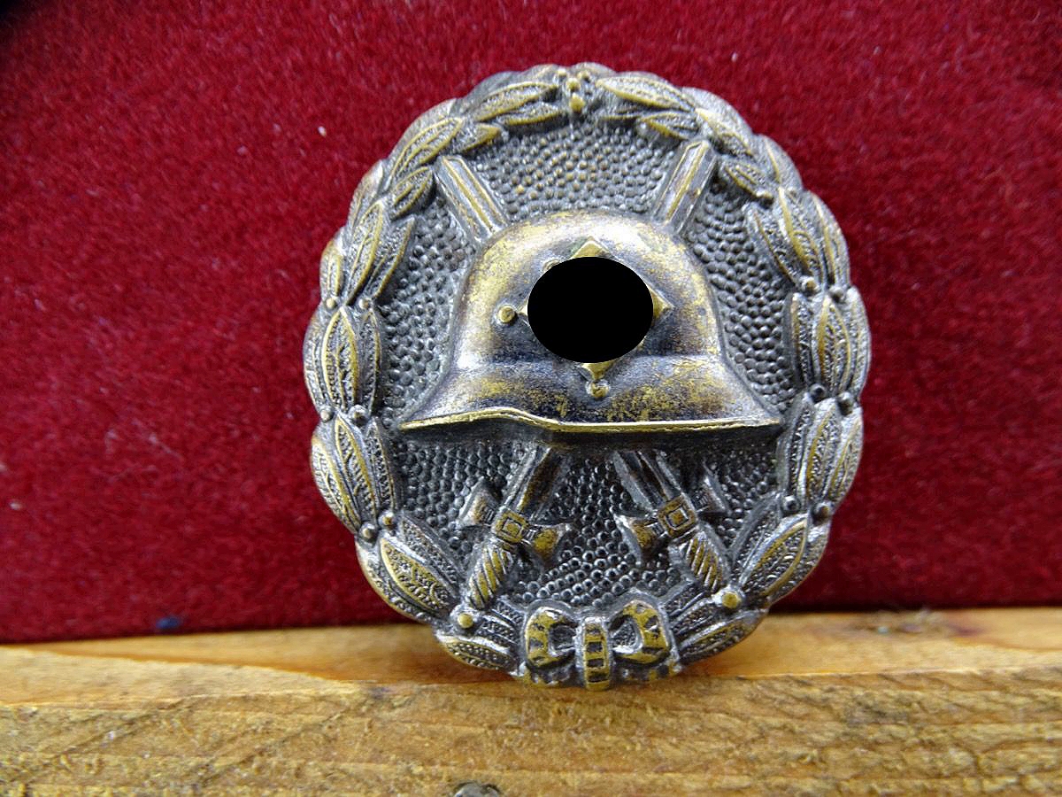 Verwundeten Abzeichen in Schwarz 1939, 1. Modell, Legion Condor, Polenfeldzug,  Buntmetall