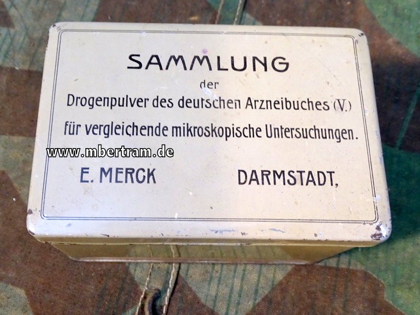 Blechdose " Sammlung der Drogenpulver des dt. Arzeneibuches " um 1914