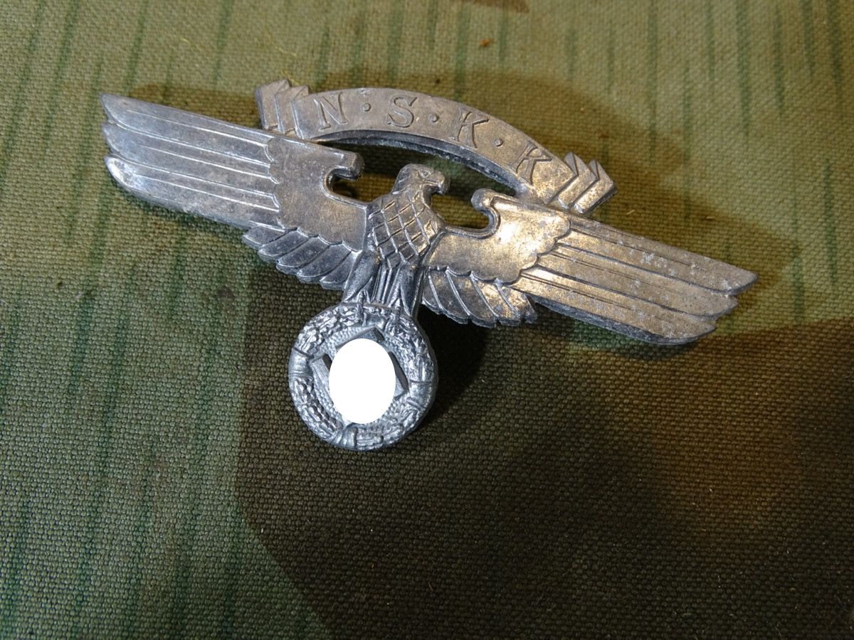 NSKK Schirmmützenadler 2. Modell, Feinzink, hohlgeprägt "M1/52 RZM"