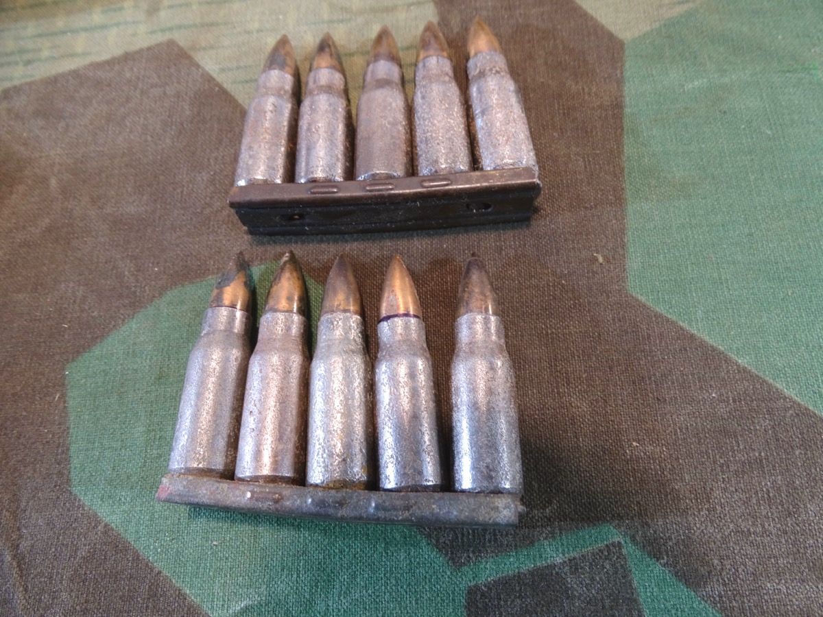 10 Stück Deko Sturmgewehr 44 Patronen mit 2 Wehrmachts Ladestreifen aux 44 ST 15