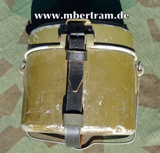 WH Kochgeschirr, ca. 85% Lack, nrgl. "GNL 41", Beriemung