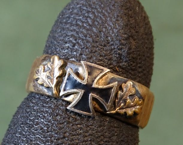 Patriotischer Schmuck erster Weltkrieg, Fingerring aus Führungsring , Emailliertes EK 1914 mit Eichenlaub