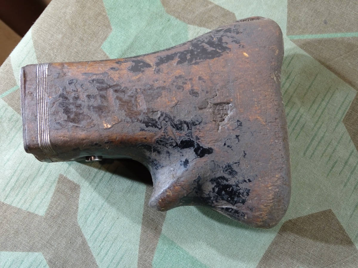 MG 42/53 Holzkolben mit Innenteilen schwarz lackiert, gebraucht