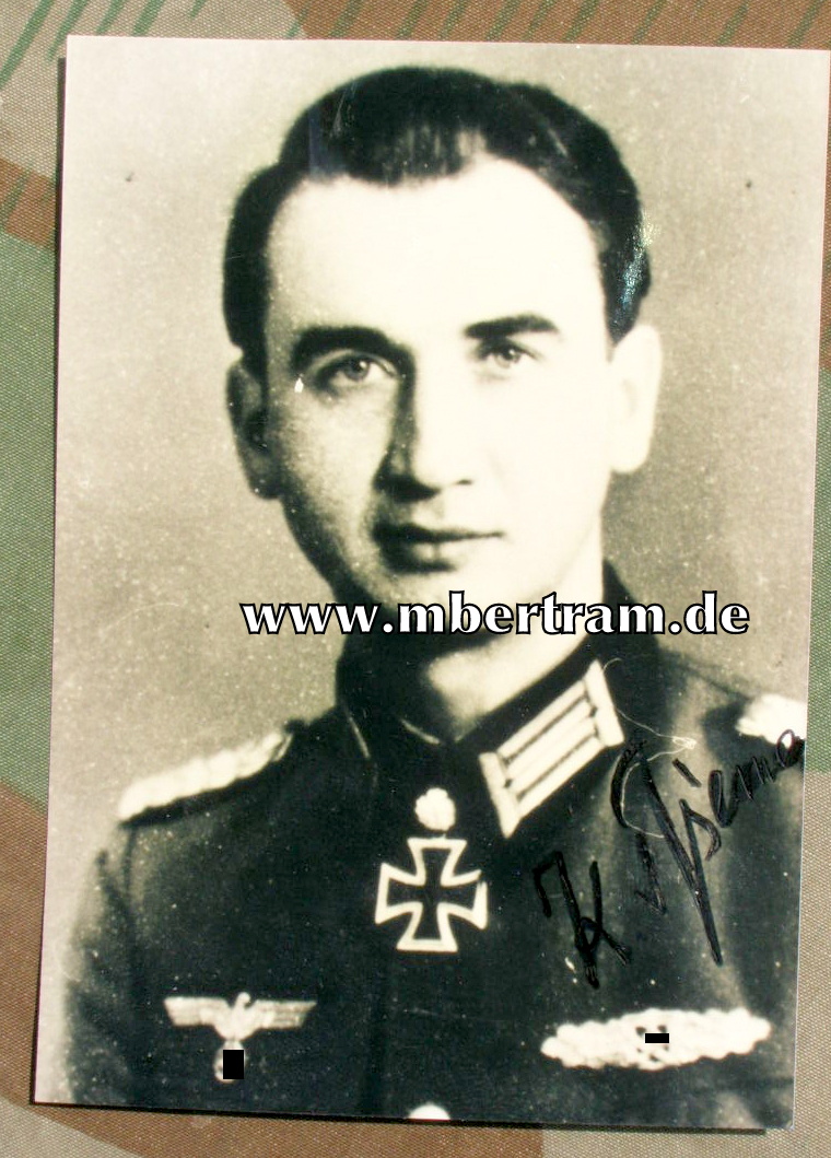 Ritterkreuzträger K. Theme, mit Originalunterschrift.