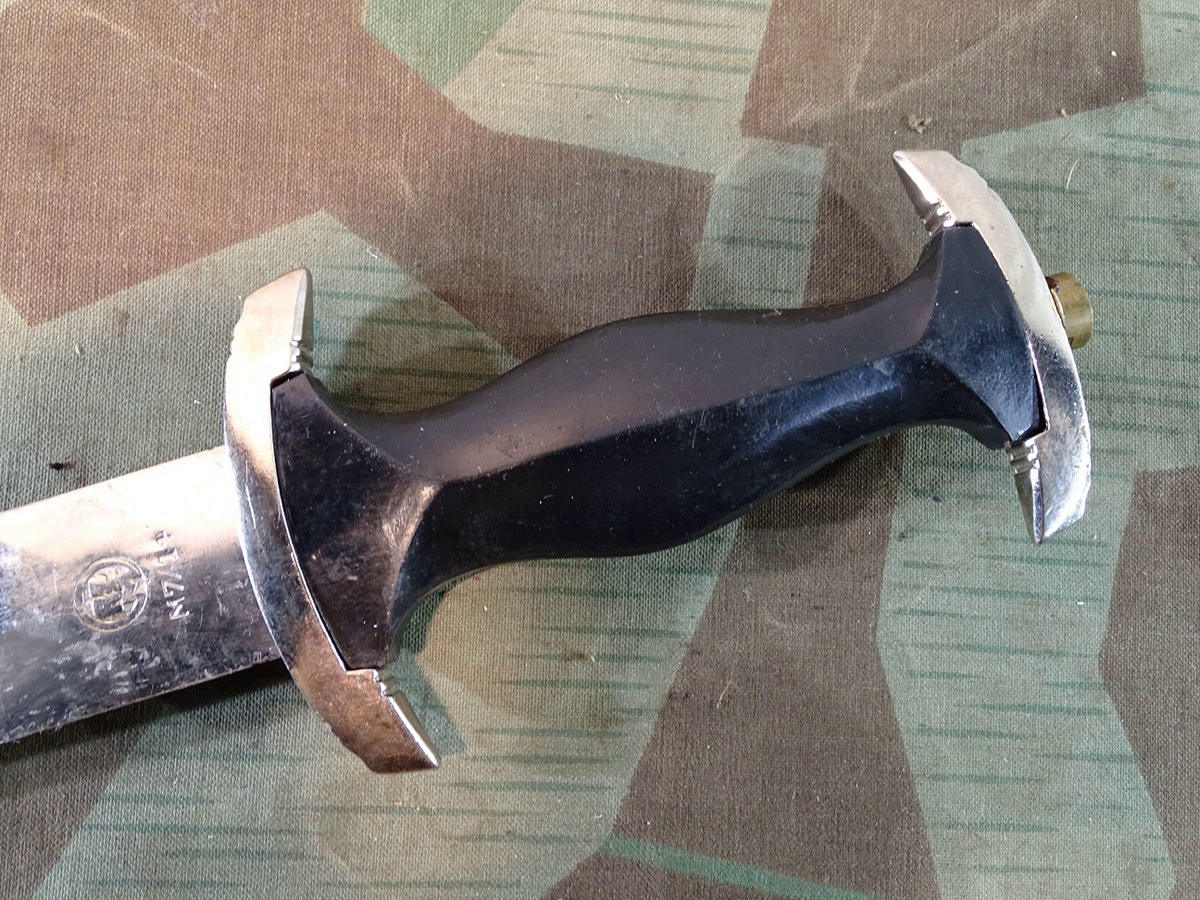 Replik: Waffen SS Dienstdolch M 33 mit Devise und Griffemblemen. RZM M 7/14