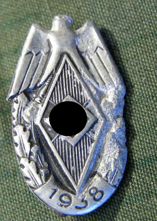 REICHSJUGENDWETTKAMPFABZEICHEN 1938 ALUMINIUM