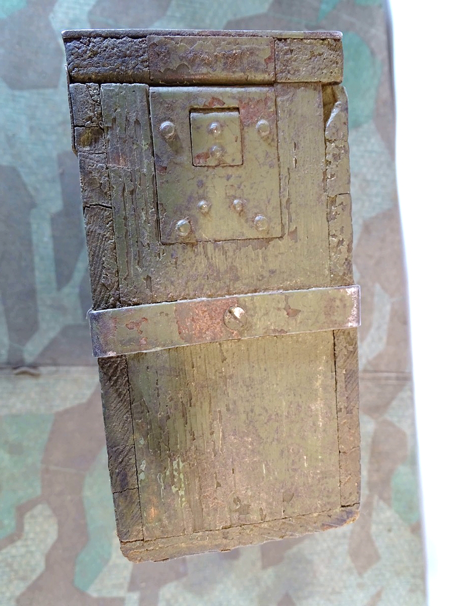 20641-11 Holz Patronenkasten / Gurtkasten MG Schwarzlose mit Gurt, 1. Weltkrieg
