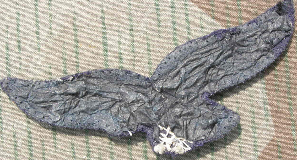 Luftwaffe: Brustadler für Offiziersuniformen HK entfernt.
