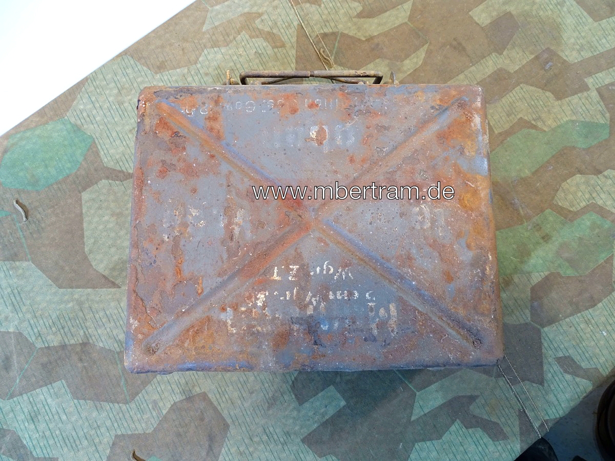 Luftwaffe Transportkasten für 5 cm Wurfgranate 36., blaugrau