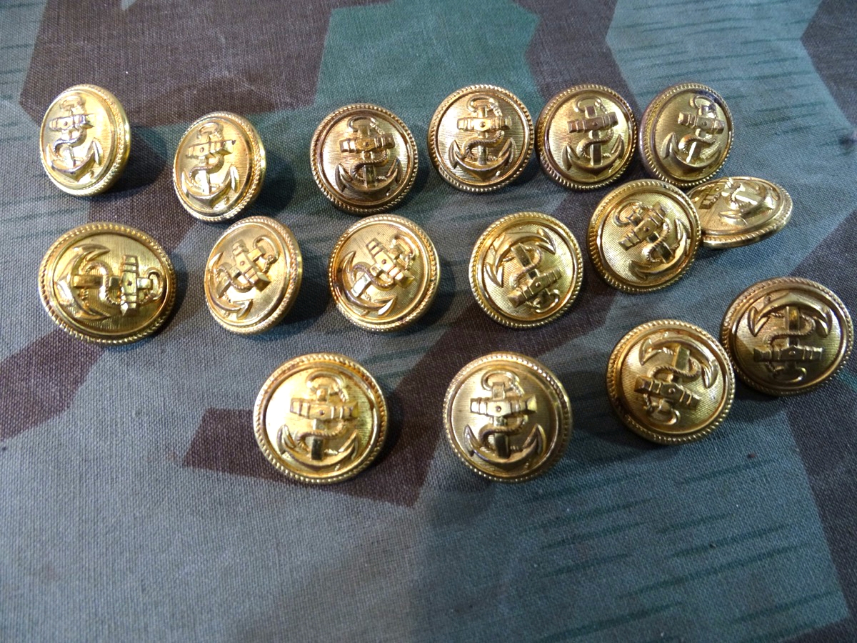 16 gleiche goldfarbene Kriegsmarine / Reichsmarine Ankerknöpfe 24 mm