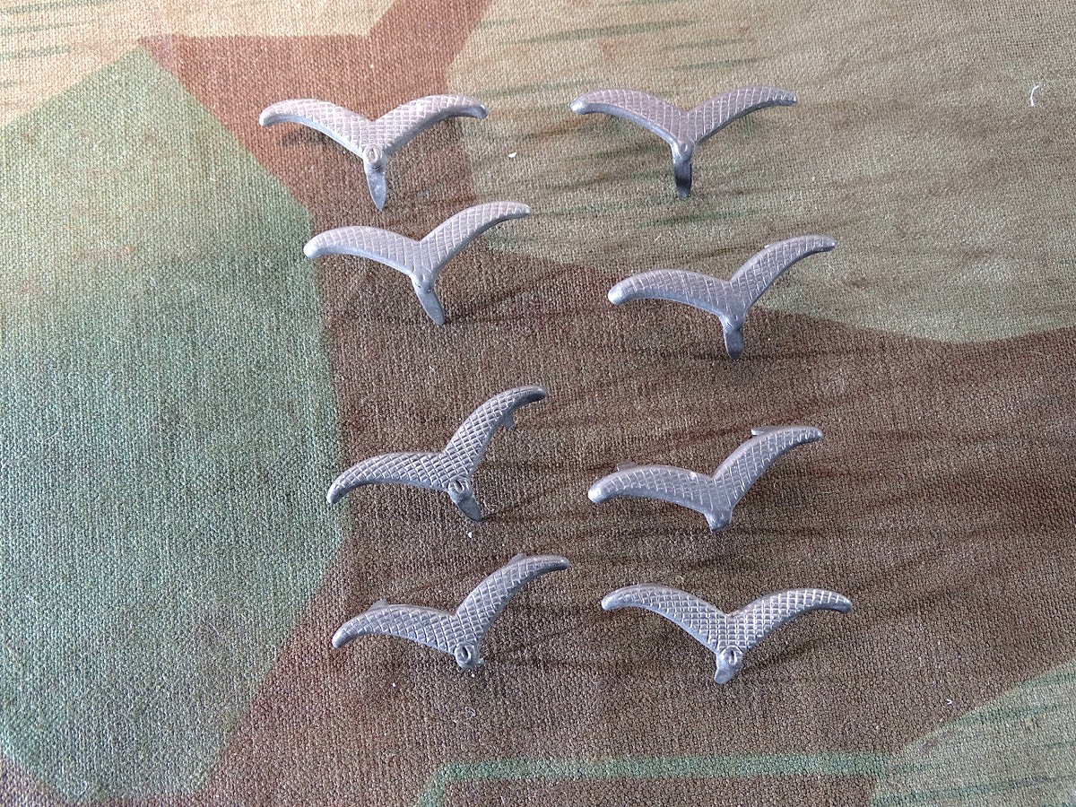 8 Kragenspiegel Schwingen Luftwaffe, in gleicher Optik, bis zum Rang Oberfeldwebel