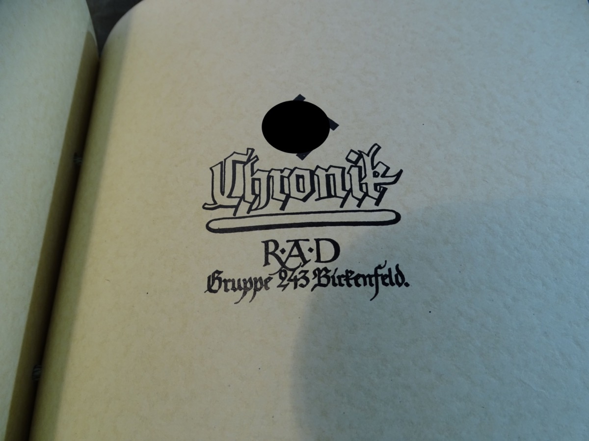 Gau Chronik über die Anfänge des Arbeitsgaues XXIV Mittelrhein. Seltenes und aufwendig gestalltetes Buch-