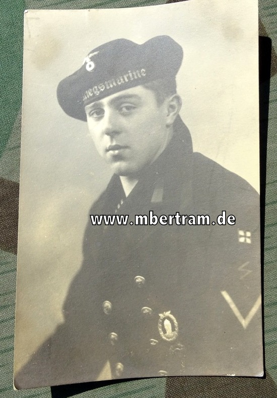 Portraitfoto Kriegsmarine Funk / Signal Gefreiter, Minensuchabzeichen, VWA