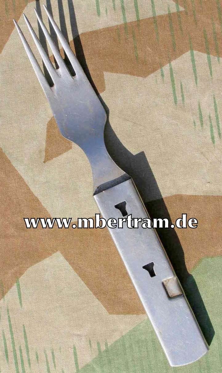 Gabel mit Halterung f.4 teiliges Wehrmachts Feld Essbesteck