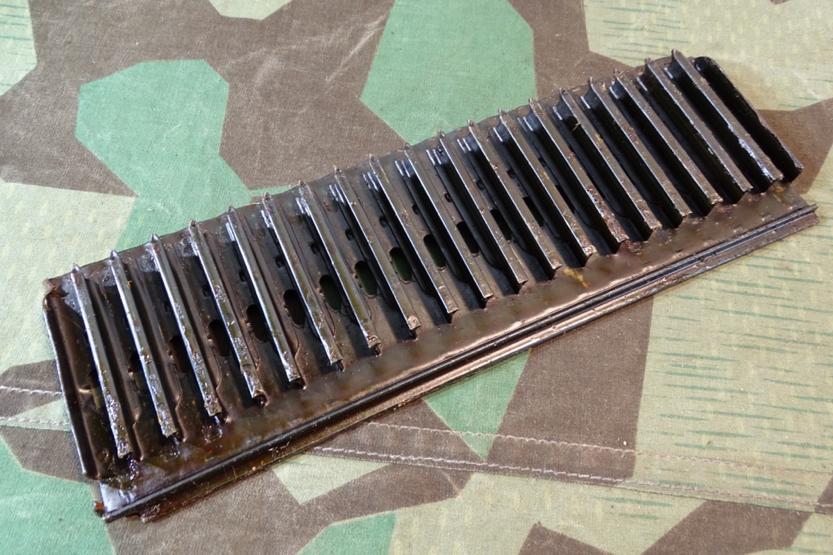 Ladestreifen für Ital. Breda MG ,2. Weltkrieg M 37 , arsenalgefettet