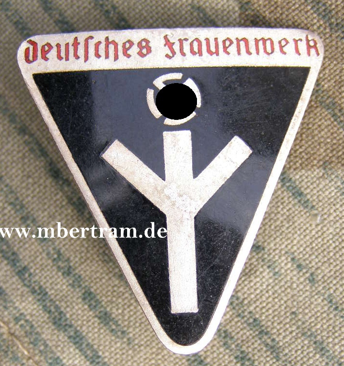 Deutsches Frauenwerk emailliert, RZM- M 1/102