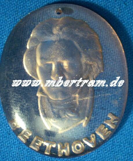 WHW Glasabzeichen "BEETHOVEN", März 1941, Serie " Köpfe berühmter deutscher Männer.  