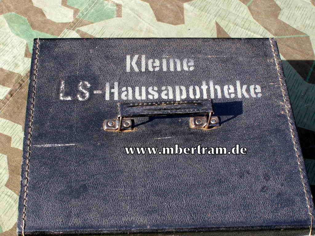 Kleine Luftschutz Hausapotheke, Bestückung kpl. erhalten !