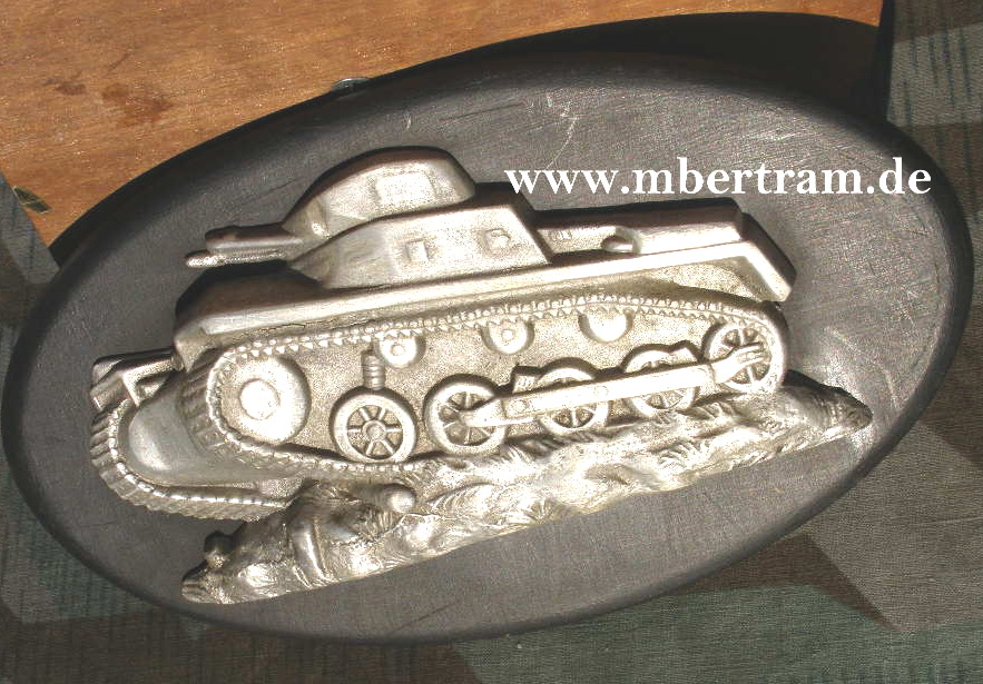 Replik ? - Wandrelief. Früher deutscher Wehrmachts Panzer