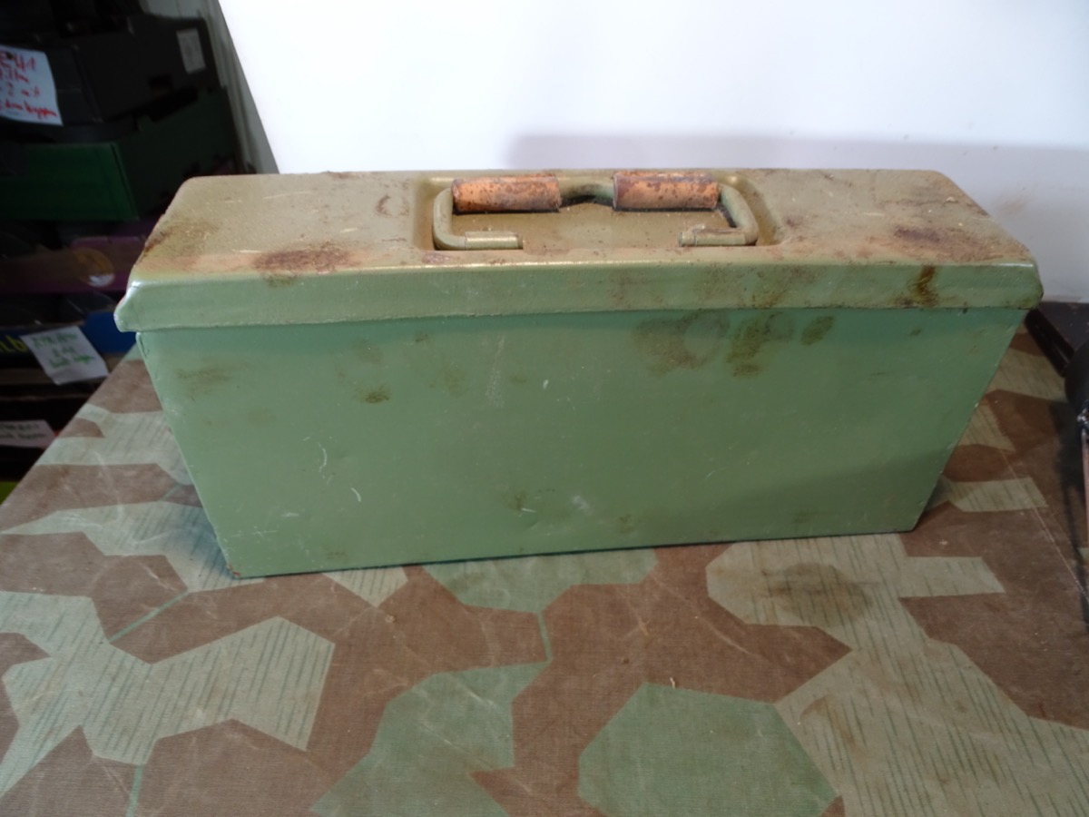 Wehrmacht Patronenkasten 41, mittelgrün überstrichen, Herstellercode enh - Maschinenfabrik Brünn,Sudetenland