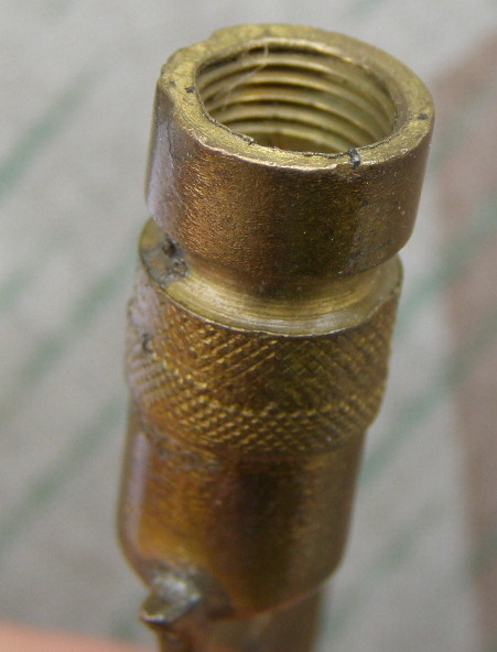 Eisernes Kreuz mit Schraubgewinde, Buntmetall
