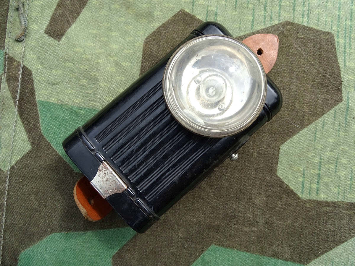 Taschenlampe 3. Reich Pertrix, schwarz , geripptes Gehäuse