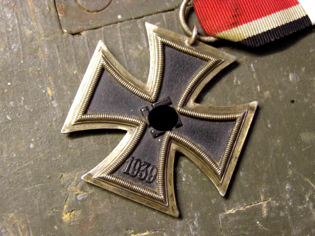 Eisernes Kreuz 1939 2. Klasse am Bandabschnitt, o.Hst.