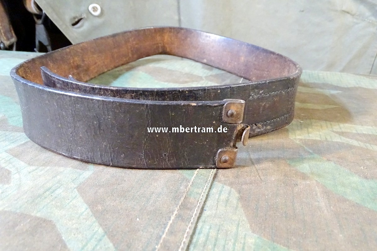 2. Weltkrieg, Koppelriemen für Parteiverbände, ( HJ/ SS...) schwarzes Leder 95cm