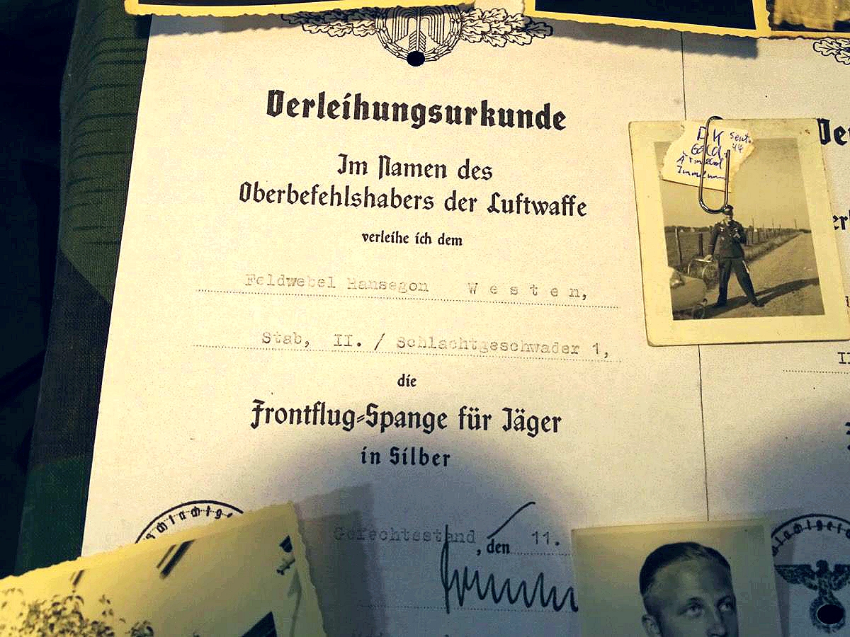Fotonachlass mit Kopie der Urkunden, DK Gold Träger und Ehrenpokal Inhaber Jagdflieger d. Luftwaffe Fotonachlass mit Kopie der Urkunden, DK Gold Träger und Ehrenpokal Inhaber Jagdflieger d. Luftwaffe