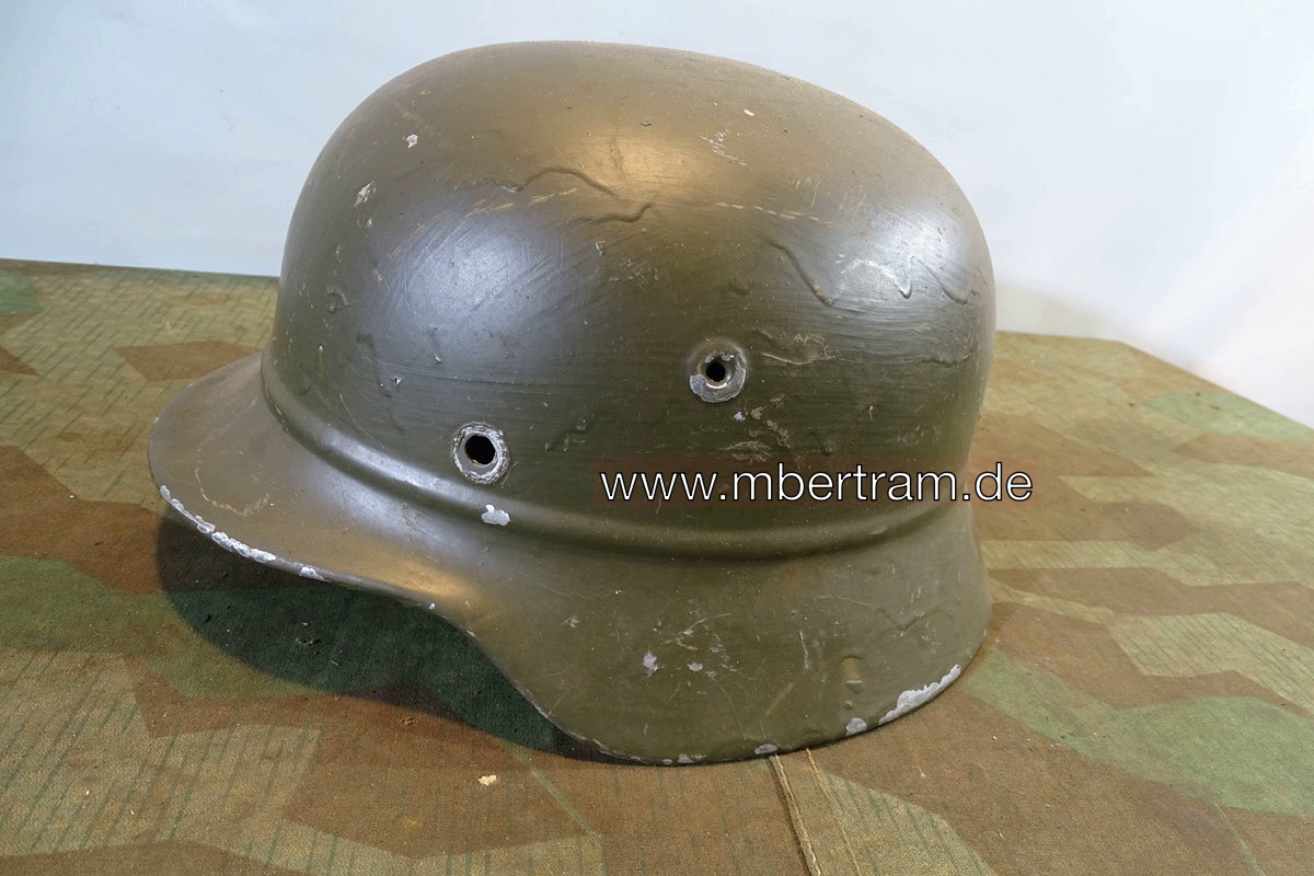 Luftschutz oder Wehrmachts Stahlhelm ( Kradmelder Helm ) überstrichen