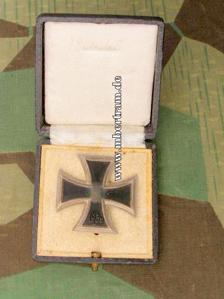 Eisernes Kreuz 1. Klasse 1939, Hst.: 20 in Schatulle