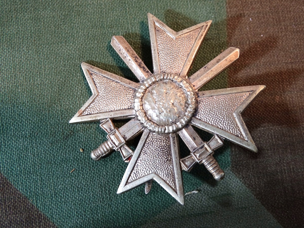 Kriegsverdienstkreuz 1. Klasse 1939, Hersteller 62, entnazifiziert. 