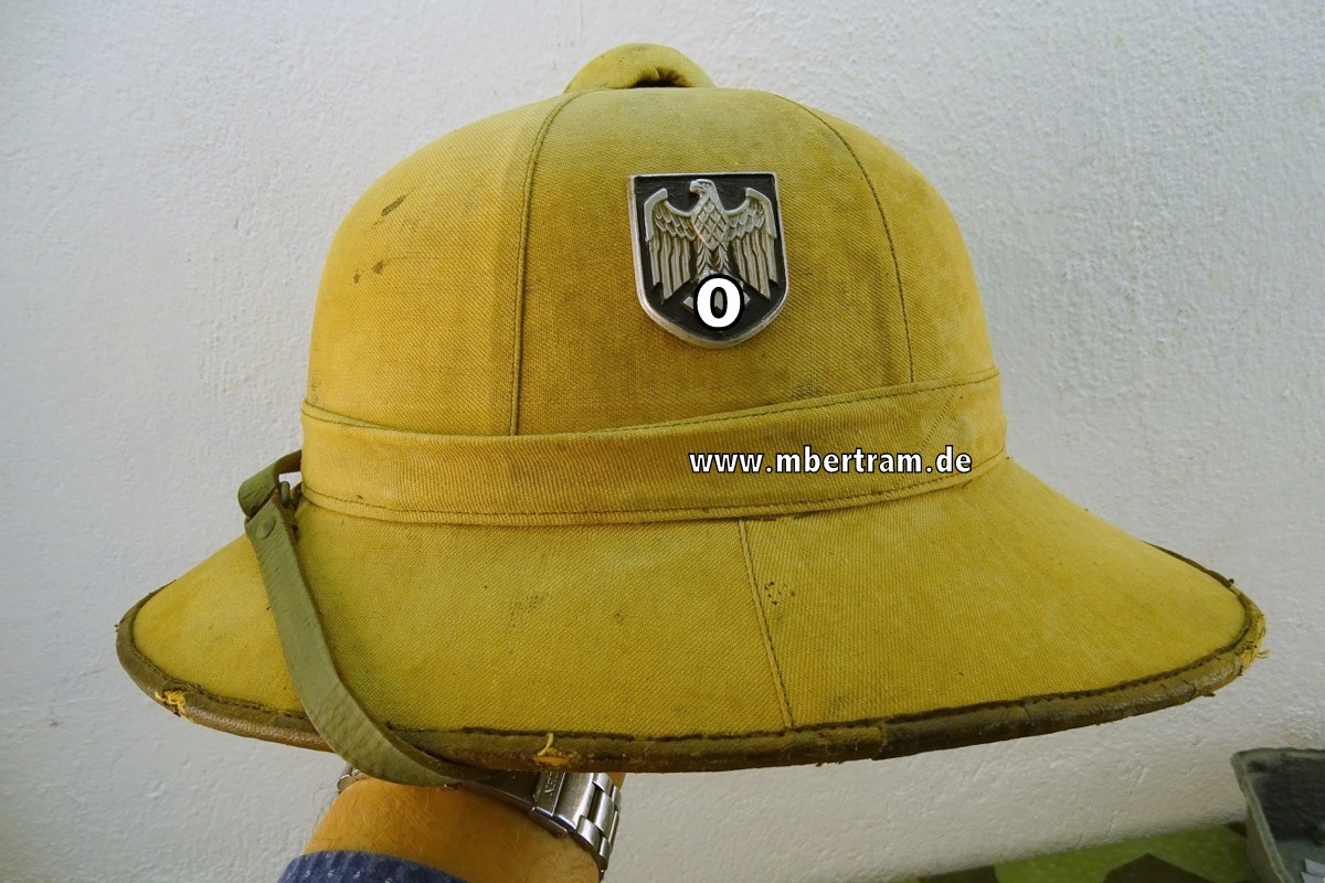 Wehrmacht Afrikakorps Tropenhelm, Korkausführung, rotes Futter, Stoffbezug