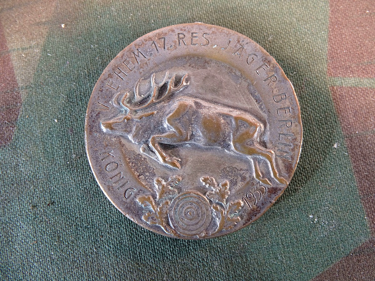Medaille:  V. Ehem 17. Res. Jäger Berlin,  König , 1933,  Durchmesser ca. 40 mm.